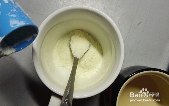 新手爸妈泡奶粉常见的误区有哪些？