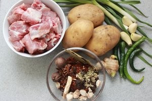 教大家做土豆烧排骨