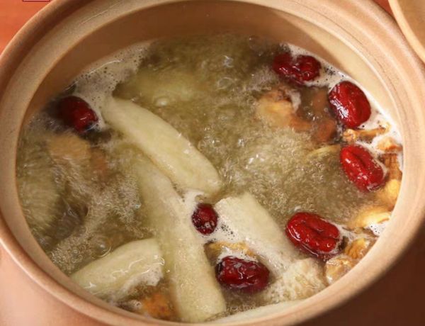 竹荪干贝菌菇汤