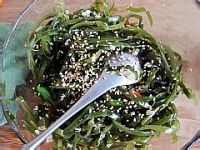 养颜瘦身私家秘方--油淋姜汁海带丝的做法