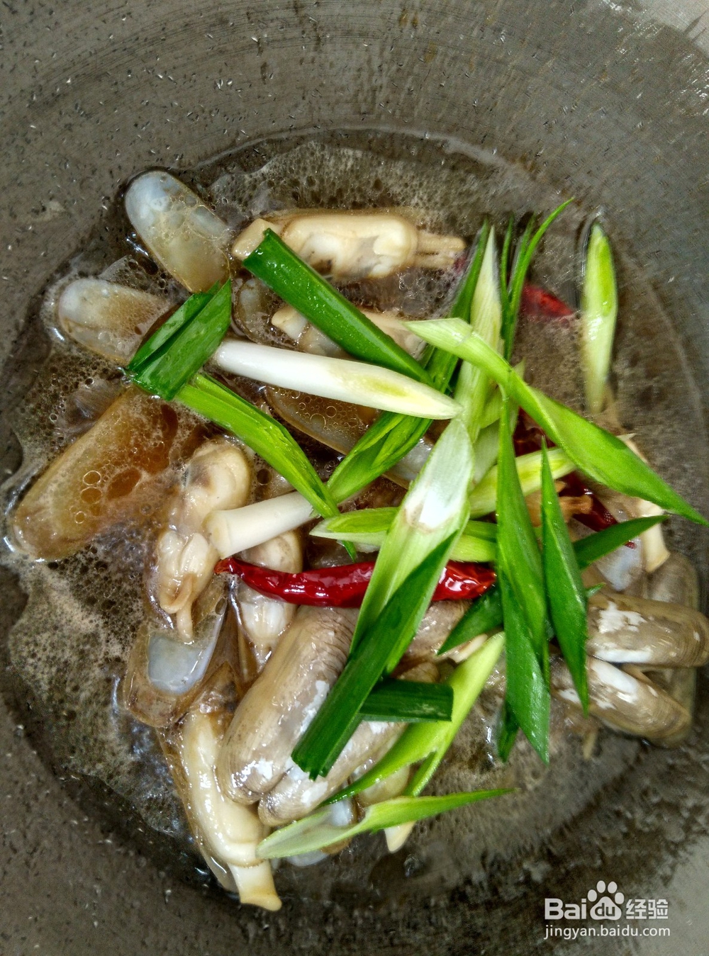 鲜嫩肥美：爆炒蛏子