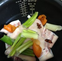 用美的鼎釜ih智能煲怎么做红烧猪蹄