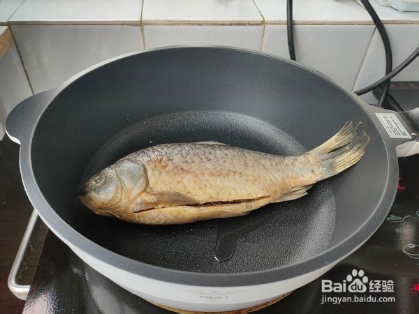 鲜味鲫鱼豆腐汤的制作教程