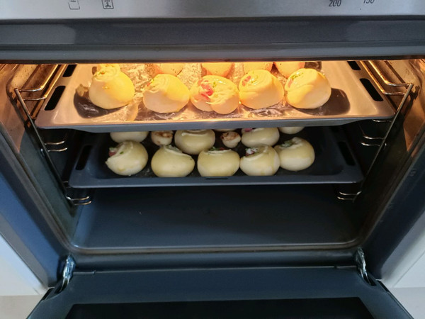 肉松芝士火腿小面包