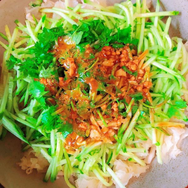 海盐花生银耳杂拌