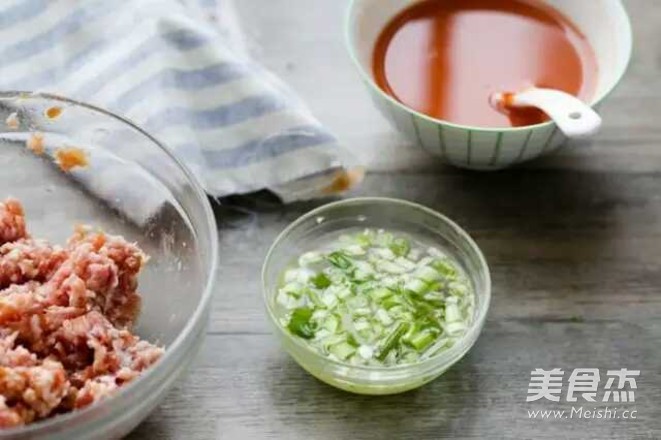 甜酸猪肉丸的做法