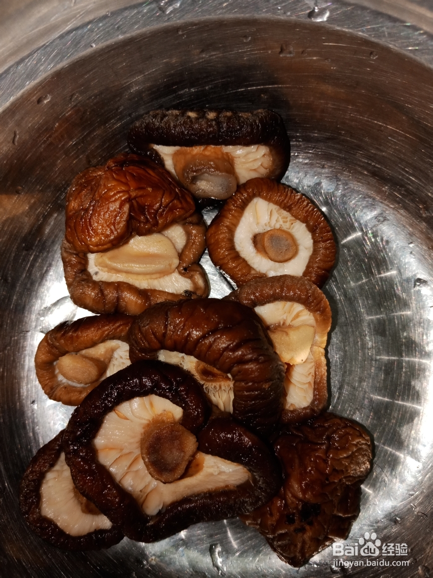 怎么做油豆泡塞鱼?