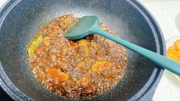 番茄土豆炖牛腩