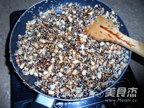 双麻花生糖的做法