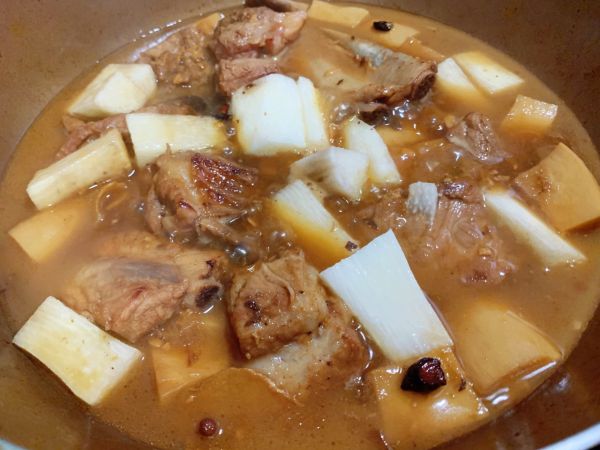 杏鲍菇山药烧排骨