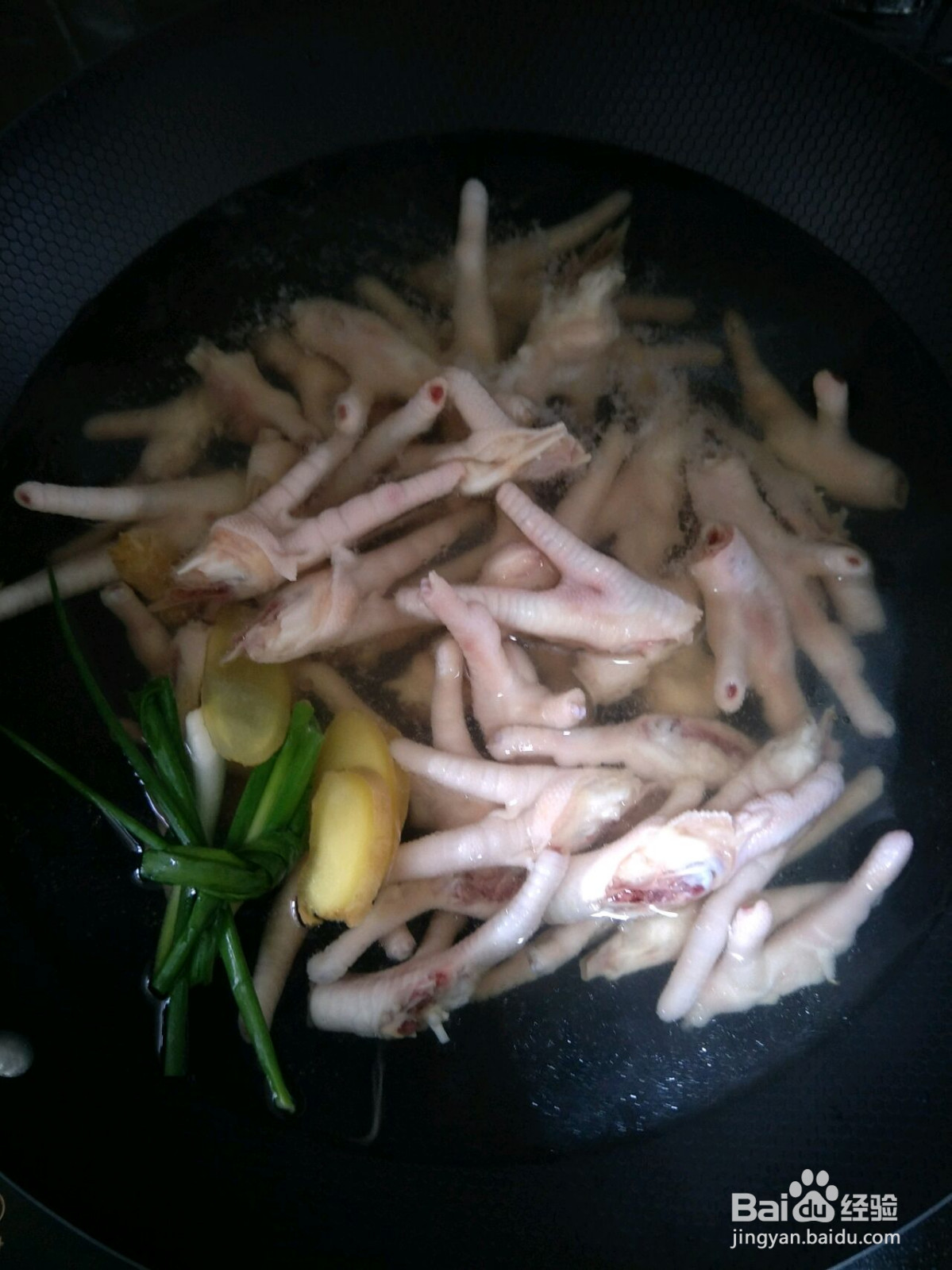 美味凉拌蒜香鸡爪的做法