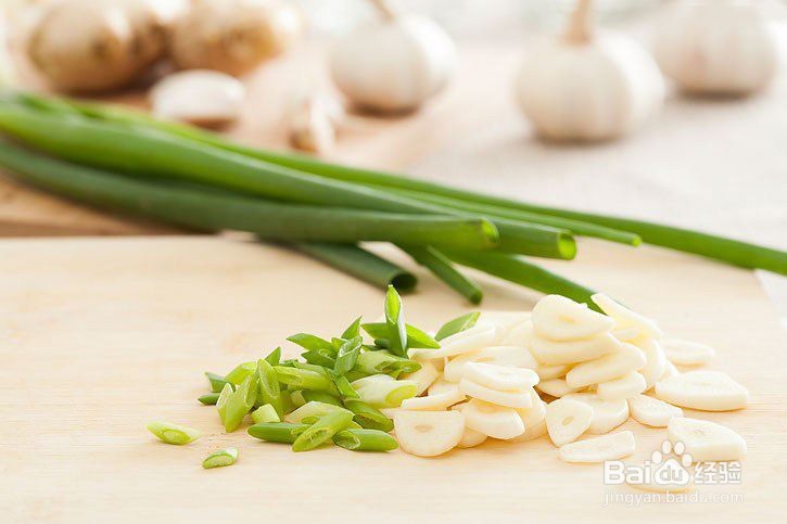 有哪些食物不适合猫咪食用呢?