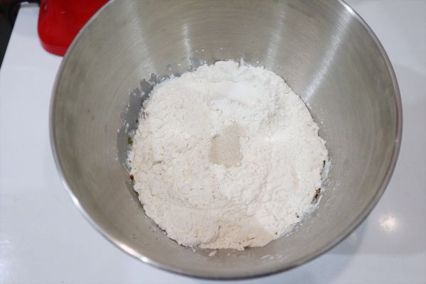 酥皮黑糖香芋软欧包