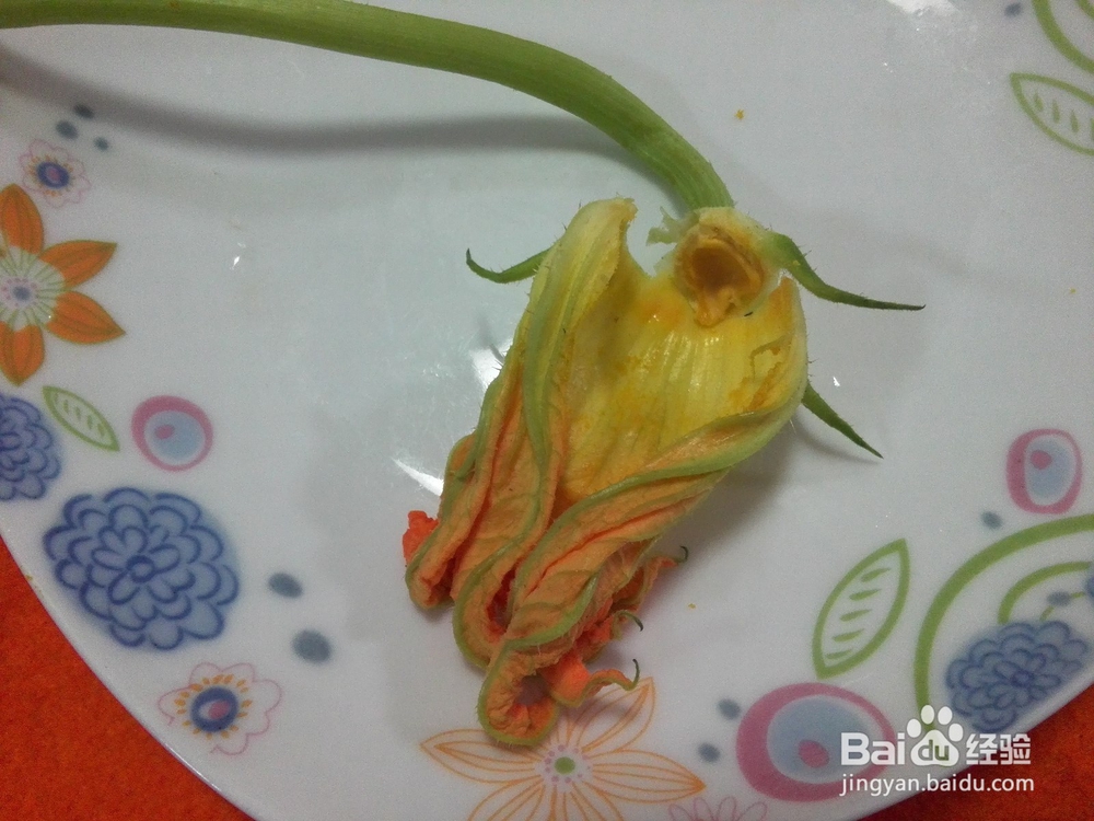 南瓜花炒腊肉的做法