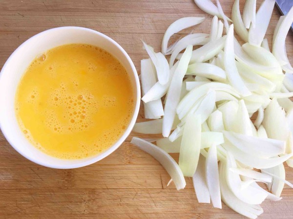 洋葱炒蛋的做法