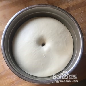 可爱蓬蓬牛奶包