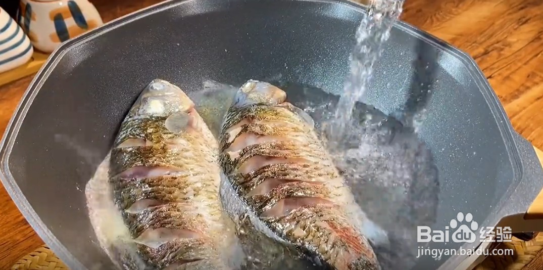 如何将鲫鱼汤做的又白又美味