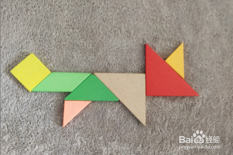 用七巧板怎样拼一只奔跑的狐狸?