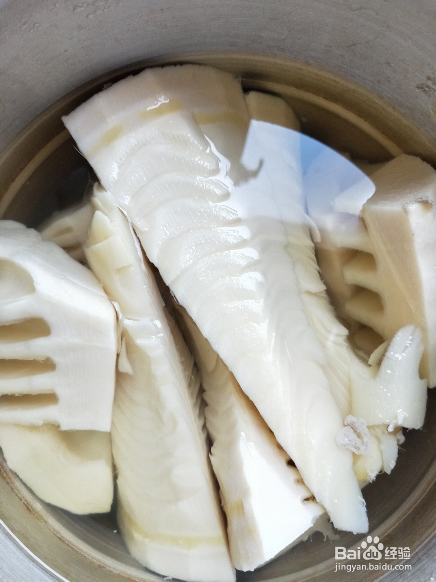 忍不住流口水的酸菜笋块