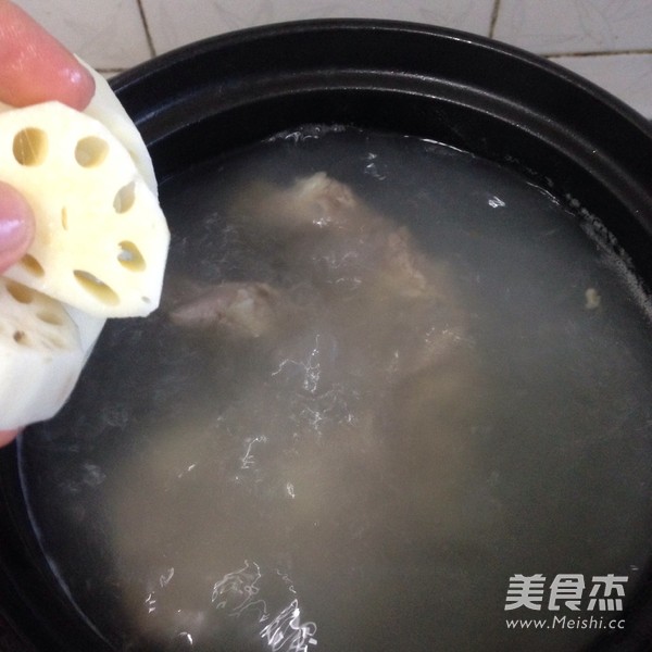 棒骨胡萝卜莲骨汤