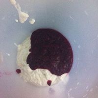 只用酸奶和果酱做的圣洛雪树莓酸奶冰淇淋做法