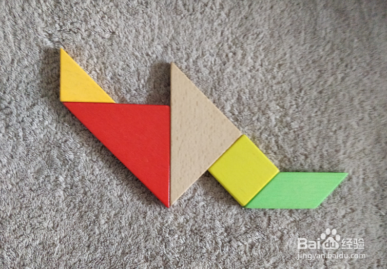 用七巧板怎样拼一条旗鱼?