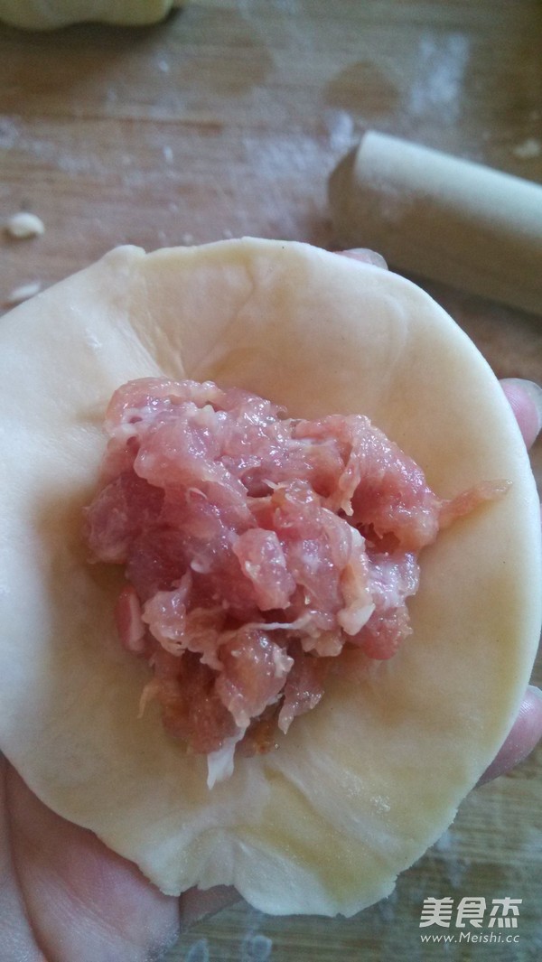 鲜肉蟹壳黄的做法