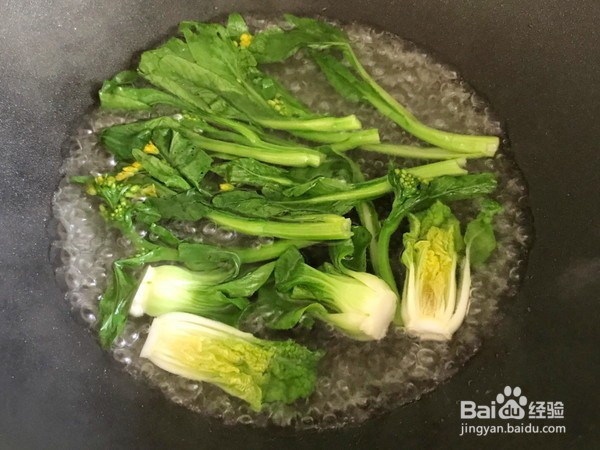 小米腊肉煲仔饭