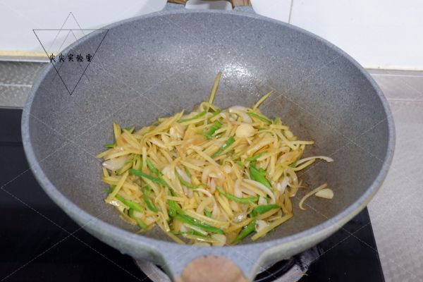 尖椒洋葱土豆丝