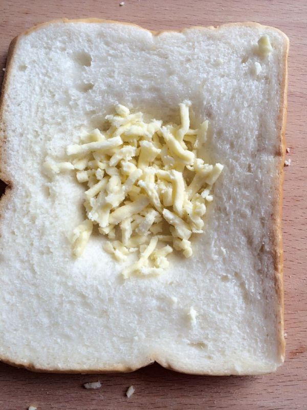 黄金芝士焗烤鸡蛋土司