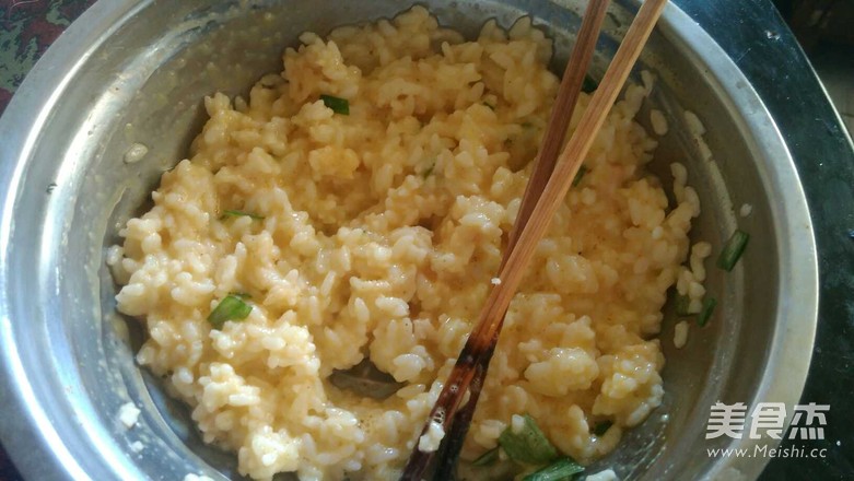 米饭鸡蛋饼的做法