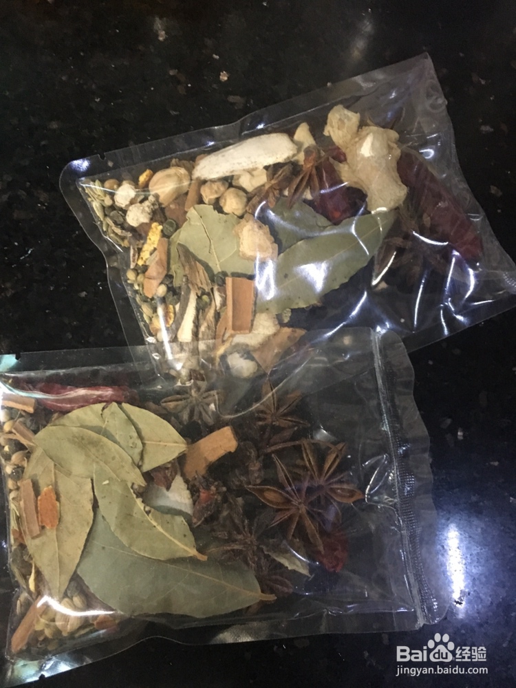 宵夜油焖小龙虾加啤酒