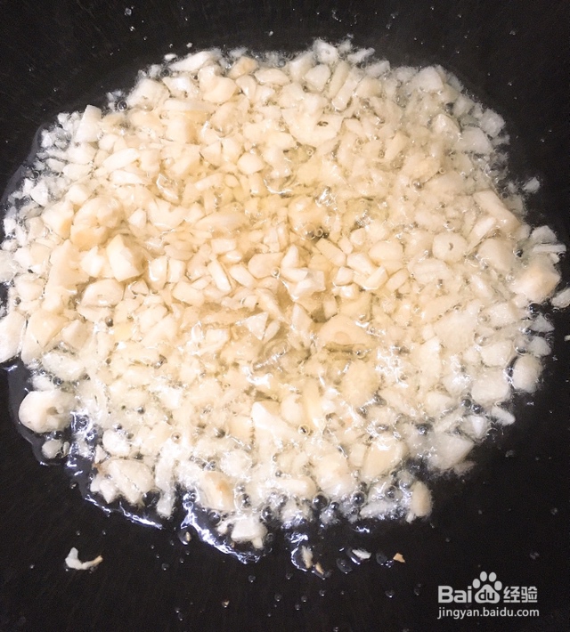 好吃过瘾的蒜蓉小龙虾