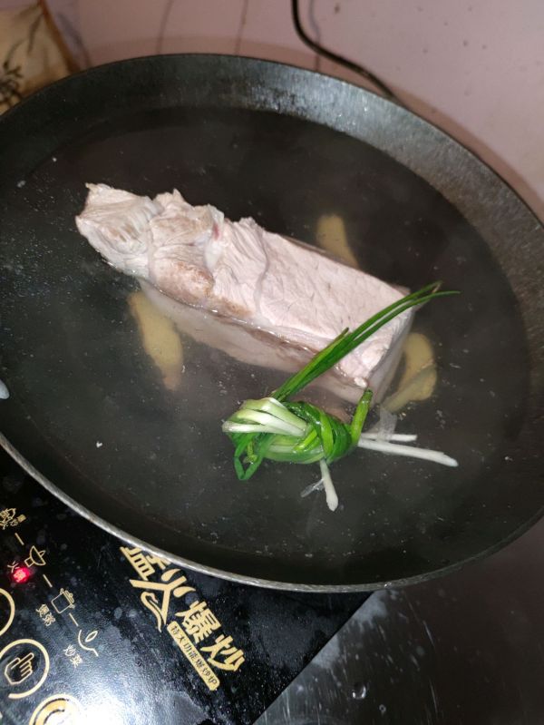 黔西黄粑炒回锅肉