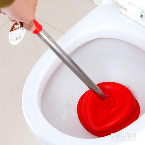 马桶堵了怎么办？