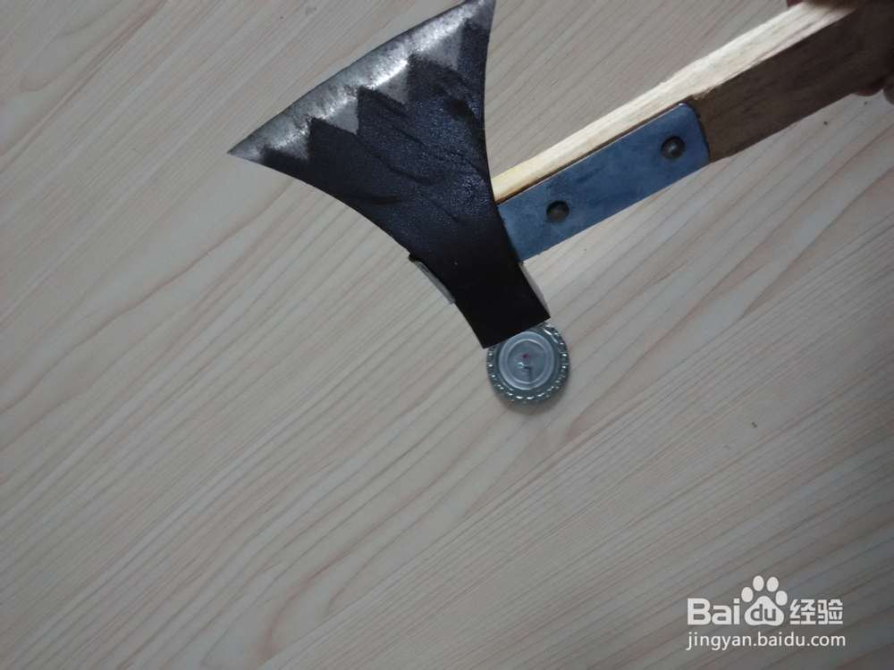 如何用啤酒瓶盖制作小玩具