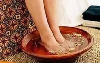 生活中快速去除脚臭的方法办法常识