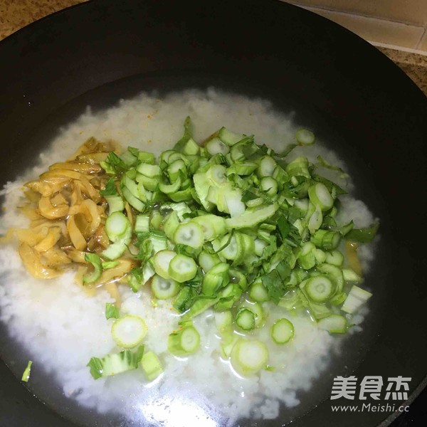 榨菜香菇菜泡饭