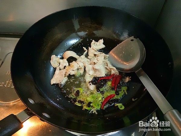 圆白菜炒粉丝的步骤