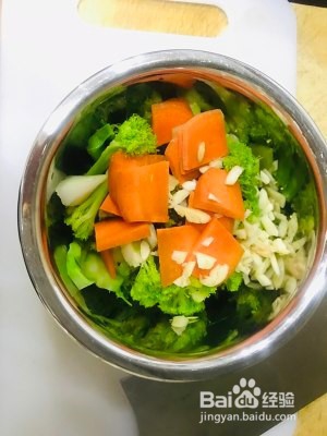 健康养生佳品鳕鱼冻豆腐凉拌西兰花的做法