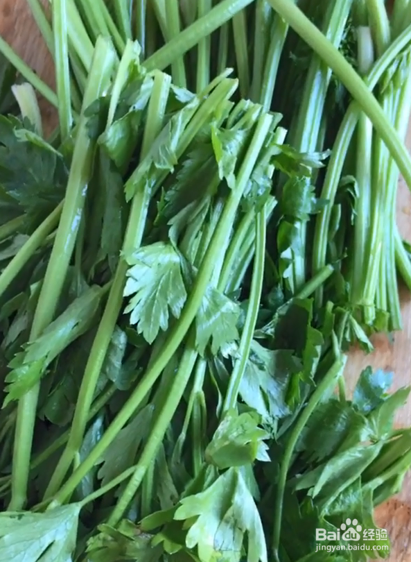 孜然味的芹菜丸子的做法