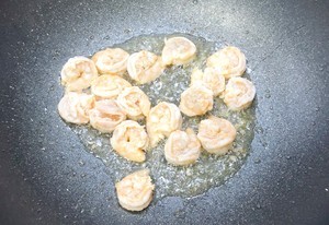 滑蛋虾仁的做法