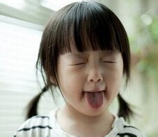 如何扮鬼脸