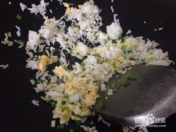鸡蛋葱花炒饭