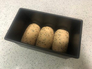 全麦酸奶黑芝麻吐司的做法