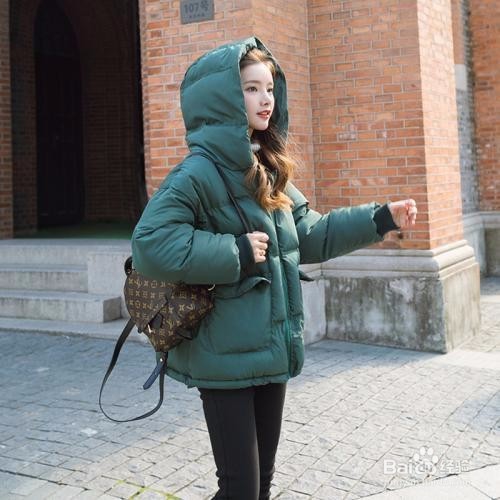 小款面包服怎么搭配衣服