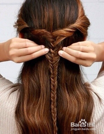 鱼骨辫公主半盘发