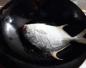 河南特色-干烧红丽大金鲳怎么做