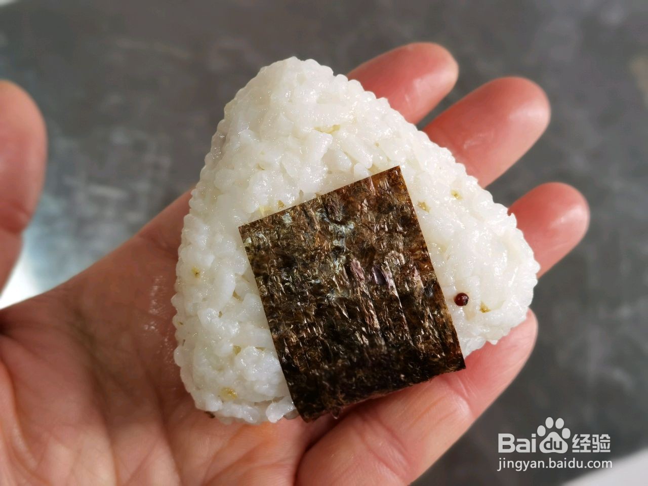 日式金枪鱼饭团