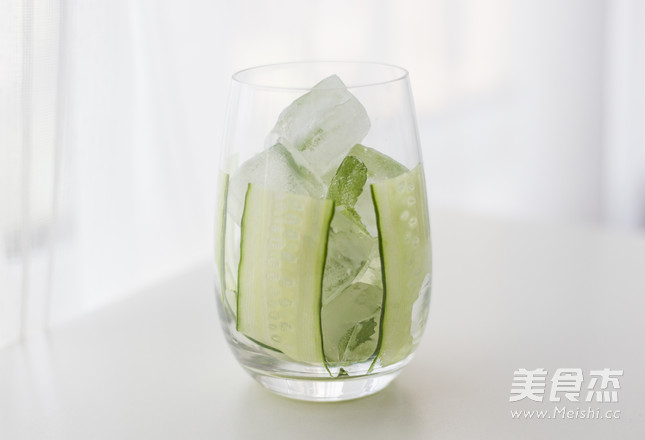 青瓜薄荷饮的做法